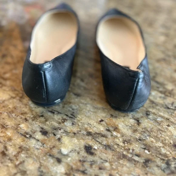 Nine West | Pointed Toe Leather Flats | Size 7W - Picture 3 of 9